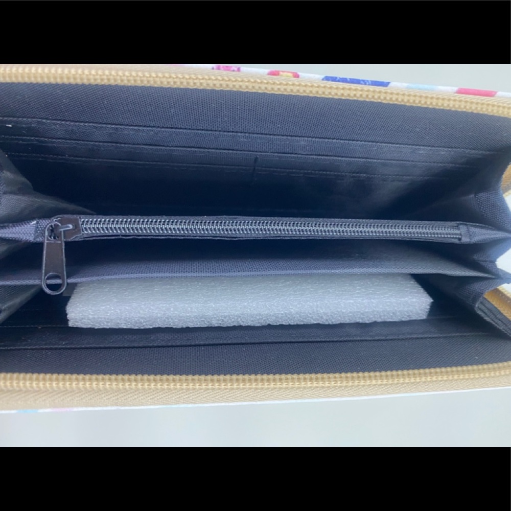 Multicolor Wallet - Picture 4 of 4